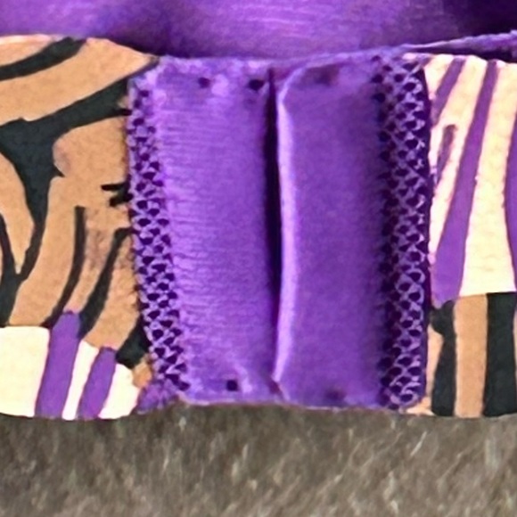 Very Sexy purple push up bra by Victoria’s Secret - Picture 5 of 7